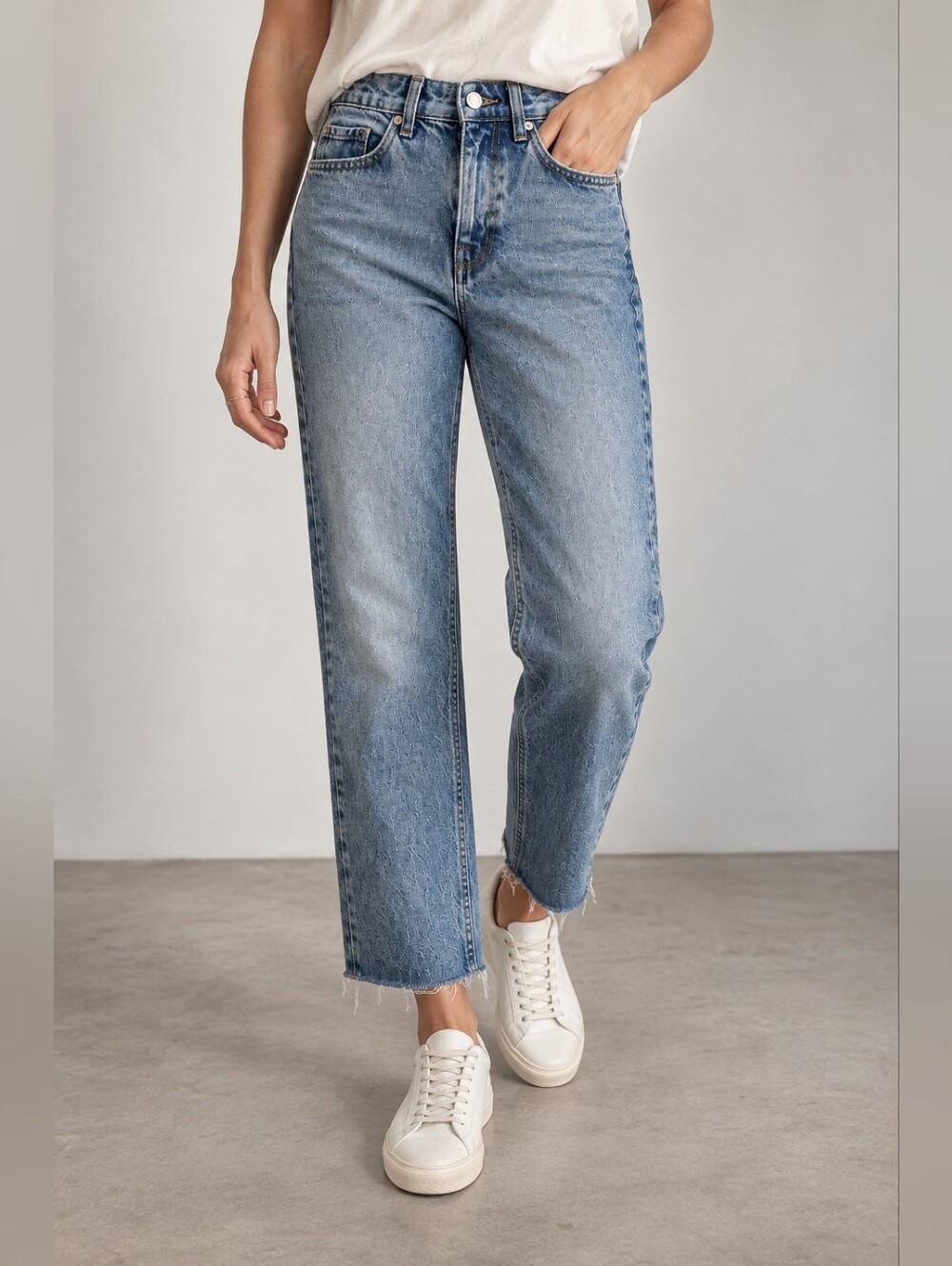 MNG Blanca High Rise Straight Leg Raw Hem Jeans Light Wash Size 2 / EUR 32